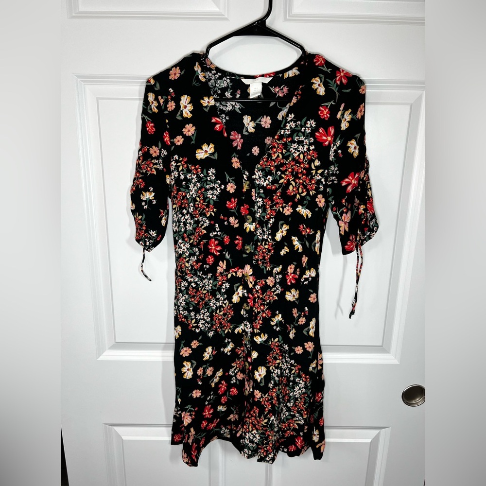 Floral V-neck Button-up Dress - Size 2